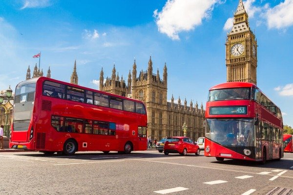 How to Move to the UK: Visa Options & Immigration Routes