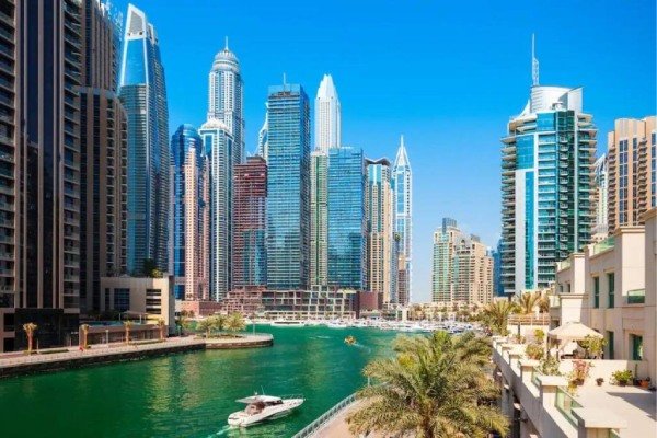 Dubai Travel & Living Guide: Culture, Tourism, Visa & Expat Life