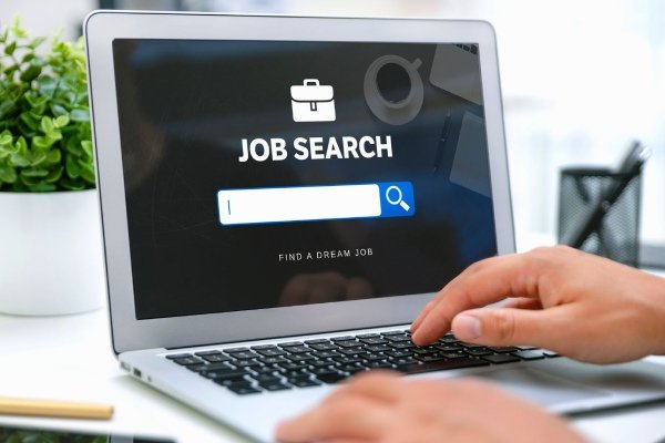 Working in the United States: Best Job Sites & Employment Tips